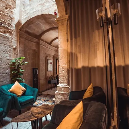 Palazzo Del Pazzo *